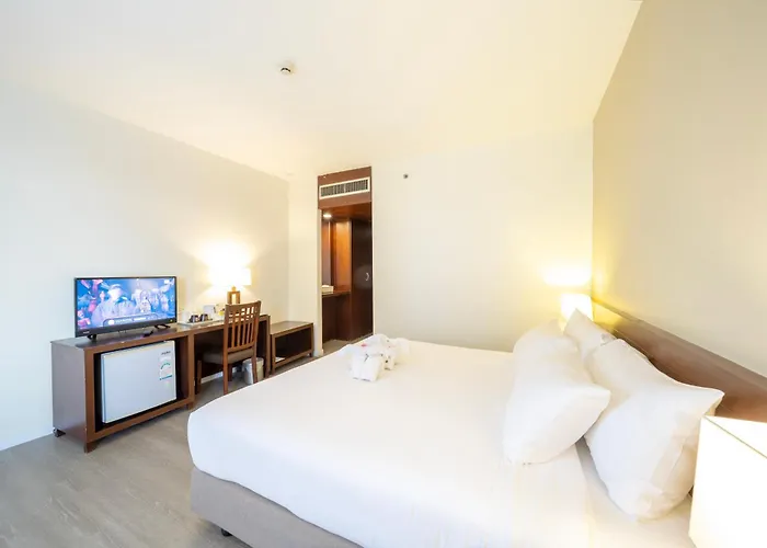 Golden Crown Grand Hotel
